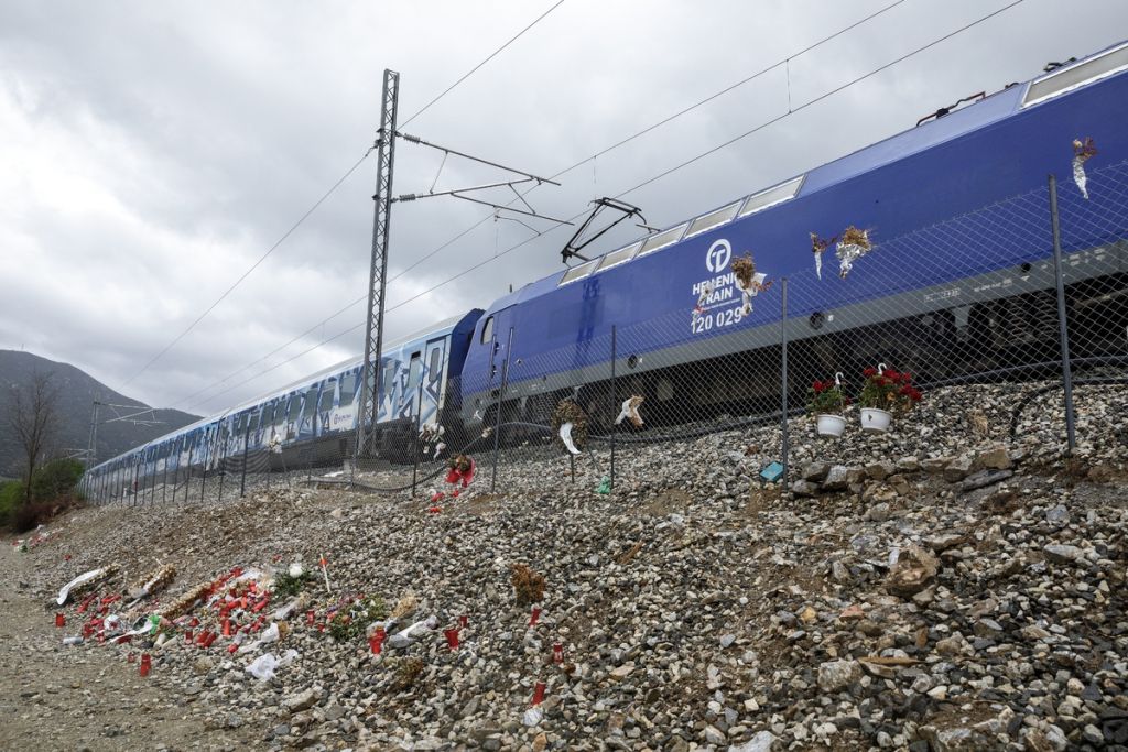 Τέμπη: Η ΡΑΣ καλεί ΟΣΕ και Hellenic Train σε ακρόαση για το δυστύχημα
