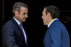 Τηλεφωνική παρέμβαση του Πρωθυπουργού σε ραδιόφωνο – «Μοιάζει με του Μητσοτάκη η φωνή σας…»