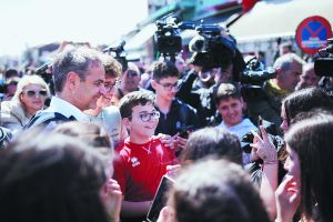 Μία καμπάνια για δύο ακροατήρια