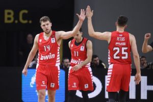 ΑΕΚ – Ολυμπιακός 78-85: Θρύλος και απόλυτος με «22Χ22»