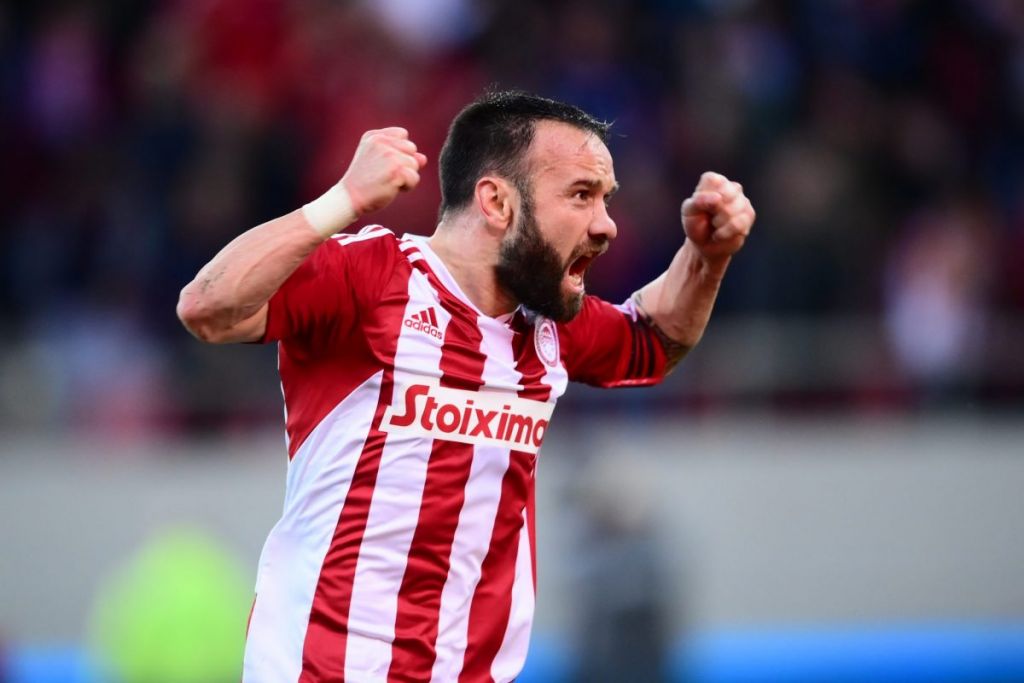 Σέντρα Μπακαμπού, κεφαλιά-δυναμίτης του Βαλμπουενά και 1-0 ο Ολυμπιακός