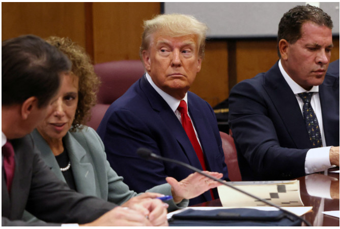 Έφυγε από το δικαστήριο ο Ντόναλντ Τραμπ