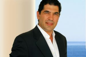 Γιάννης Λύρας: «Η 93χρονη έκανε κίνηση εκφοβισμού στο 3,5 ετών παιδί μου»