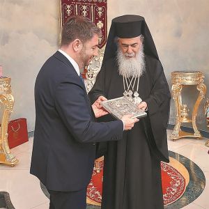 «Παράθυρο» για ντιμπέιτ αρχηγών, χωρίς «παράλληλους μονολόγους»