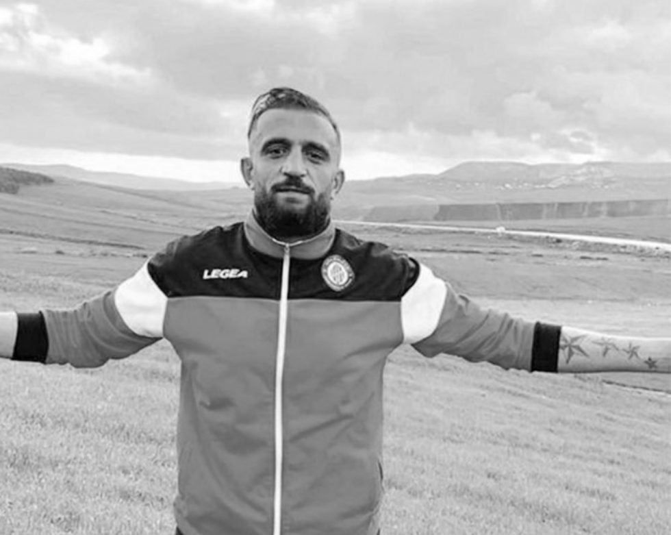 Νεκρός ποδοσφαιριστής που αυτοπυρπολήθηκε σε ένδειξη διαμαρτυρίας κατά της αστυνομίας