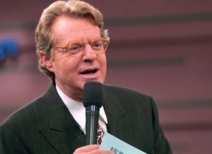 Πέθανε ο θρυλικός παρουσιαστής Jerry Springer