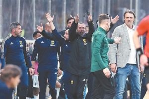 Σφίγγει ο κλοιός για Μπένετ και Μπαλτάκο