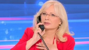 Αγγελική Νικολούλη: Οι πρώτες φωτογραφίες μετά τον τραυματισμό στο μάτι της