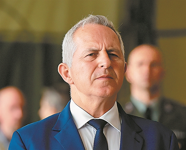 Ψάχνουν την έκπληξη με το Επικρατείας