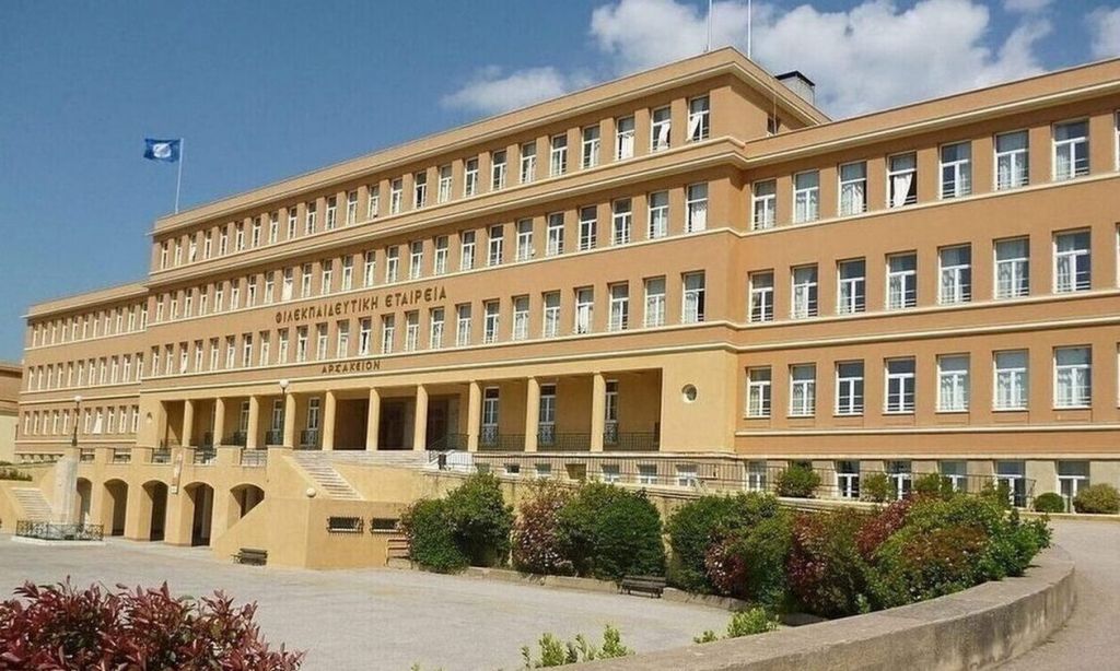 Ασφαλιστικά μέτρα κατά του Αρσακείου από τους γονείς του 15χρονου που υπέστη άγριο bullying