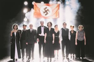 Ασκήσεις πολιτικής και θεάτρου