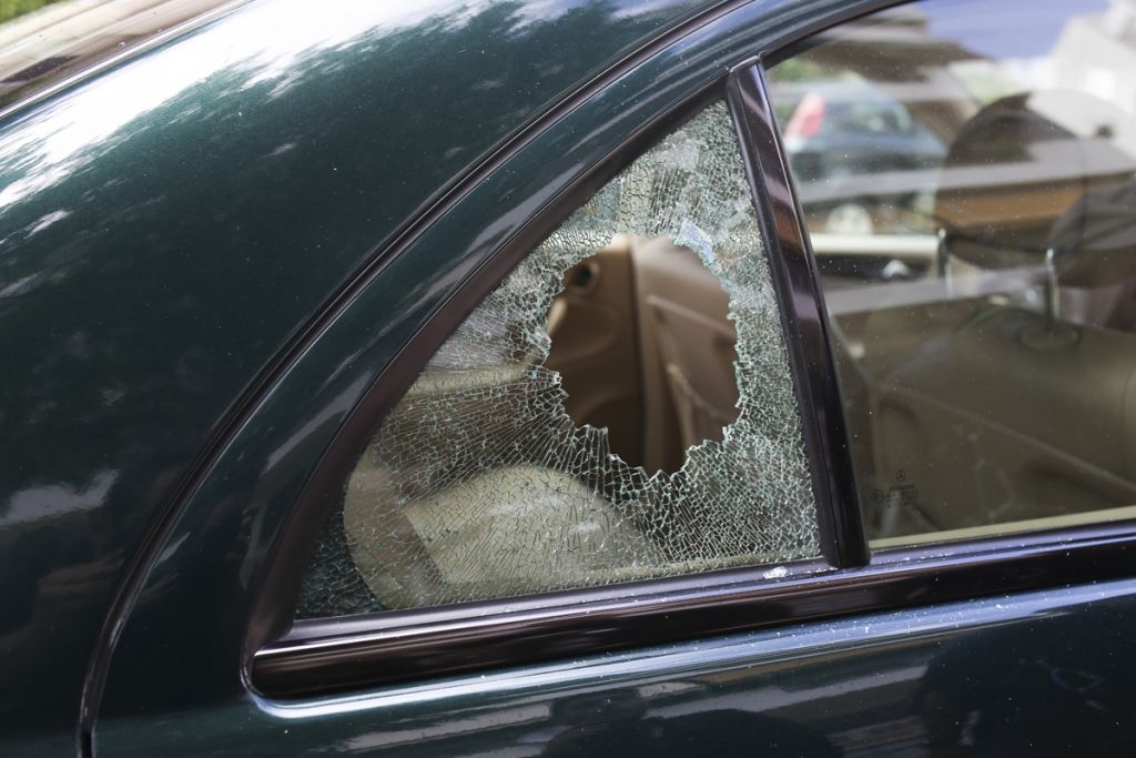 Χανιά: «Γάζωσαν» με σφαίρες το αυτοκίνητο δημοτικής συμβούλου
