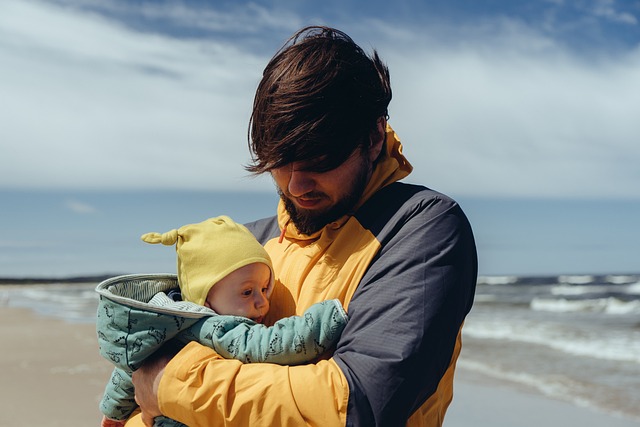 Γονικές άδειες: Πώς θα χορηγείται η άδεια πατρότητας 14 ημερών και άλλες 5 ειδικές άδειες