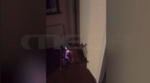 Πήγε να κάψει ζωντανούς τους ηλικιωμένους γονείς του