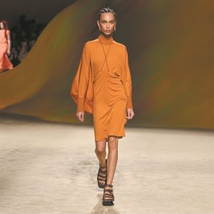 Πασχαλινές εμφανίσεις στα χρώματα των λουλουδιών