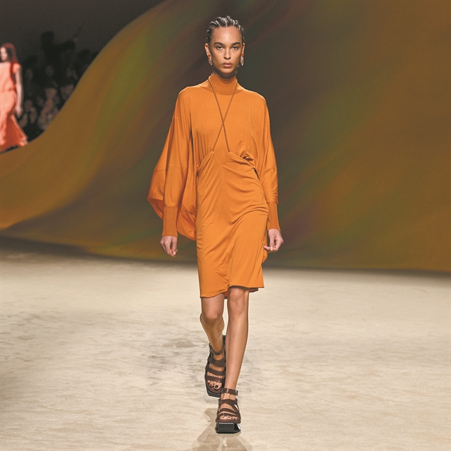 Πασχαλινές εμφανίσεις στα χρώματα των λουλουδιών