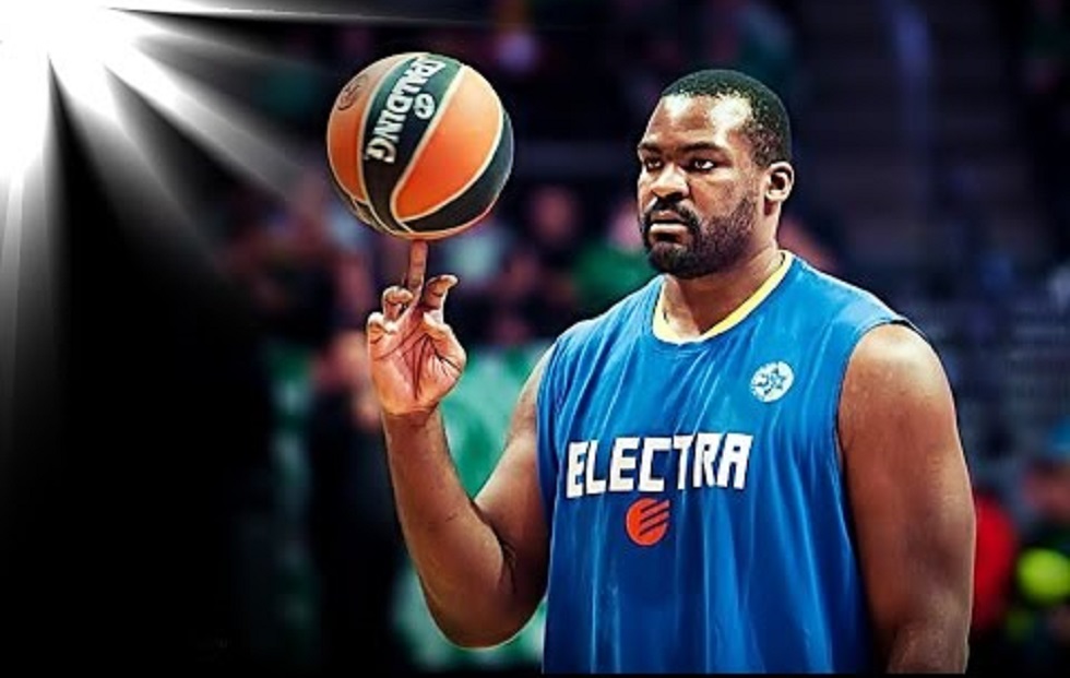 Σχορτσαινίτης: Δείτε για ποια ομάδα μπήκε ξανά στο παρκέ ο Big Σόφο