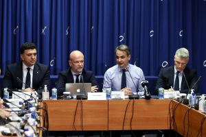 Συνάντηση Μητσοτάκη με μέλη του ΣΕΤΕ: Προανήγγειλε παρεμβάσεις για τους εργαζόμενους στον τουρισμό