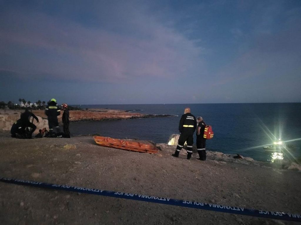 Έπεσε στο κενό από τη γέφυρα των ερωτευμένων στην Αγια Νάπα