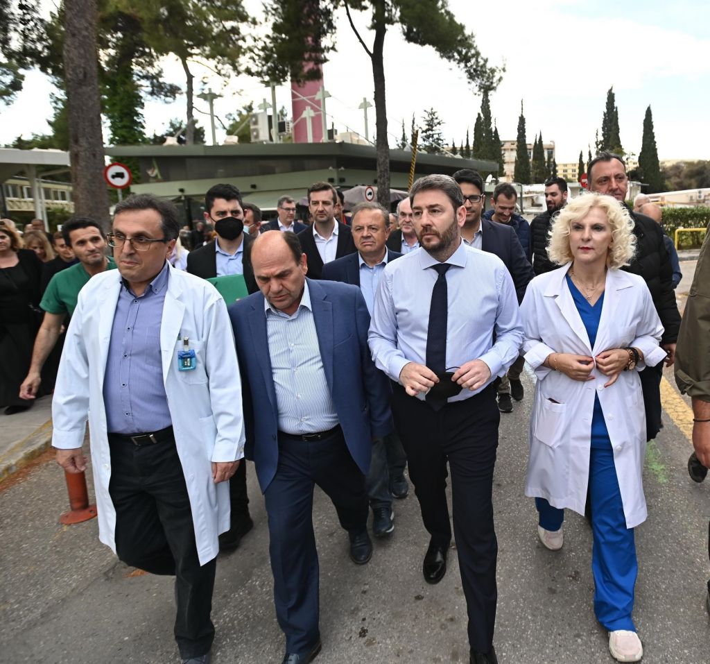 Οι 8 προτάσεις του ΠΑΣΟΚ για την αναγέννηση του ΕΣΥ