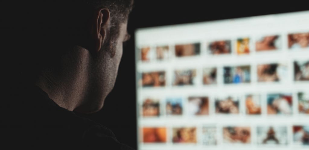 Χάκαραν τα προφίλ τους στα social media και τους ζητούσαν λεφτά