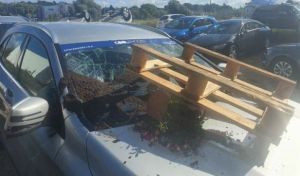 Συνέλαβαν ταξιτζή για τα επεισόδια και τις ζημιές στα αυτοκίνητα της Uber