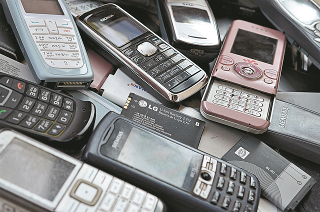 Δυναμική στροφή στα κινητά παλιάς τεχνολογίας