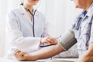 «Σιωπηλός δολοφόνος» η υπέρταση – Πρόγραμμα δωρεάν μετρήσεων σε όλη τη χώρα το 2026