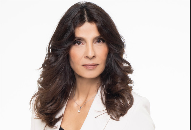 «Ειρωνείες περί ελίτ ολιγοπωλίων μόνο από άνθρωπο του ΣΕΒ περιμέναμε», απαντά η Τσαπανίδου στον Σκέρτσο