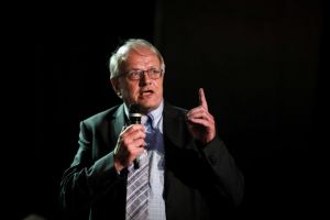 Ακης Τσελέντης: Viral στα γαλλικά ΜΜΕ η εισαγγελική παρέμβαση για το πρωταπριλιάτικο αστείο