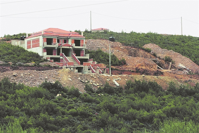 Πώς ξεμπλοκάρουν οι αγοραπωλησίες στα εκτός σχεδίου