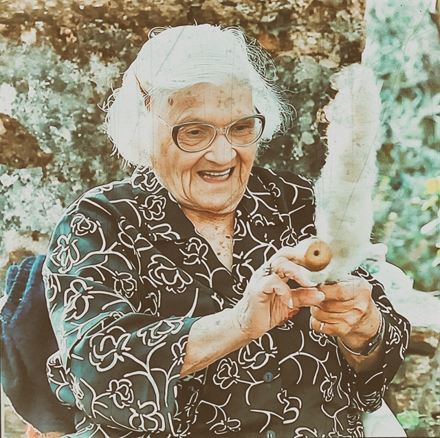 Η Ικαριώτισσα που ύφανε ζωή επί 112 χρόνια