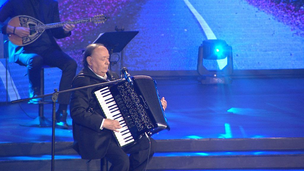 Ο Τάκης Σούκας σε ένα γνήσιο λαϊκό γλέντι