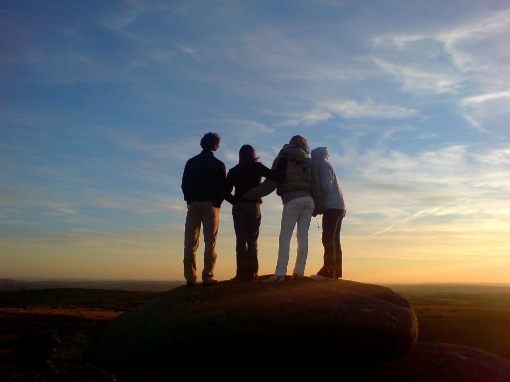Ο νέος είν’ ωραίος