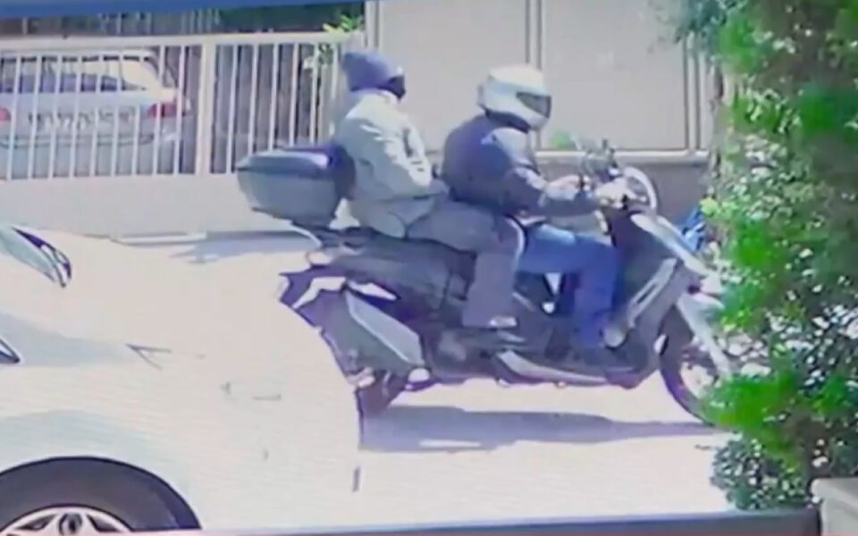 Δολοφονία Καραϊβάζ: Στα δικαστήρια οι δύο συλληφθέντες