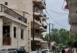 Πατέρας και κόρη στο κενό από τον 3ο όροφο – Προσπάθησε να σώσει το 13χρονο κορίτσι