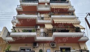 Παραμένει στο νοσοκομείο η 13χρονη που έπεσε από μπαλκόνι στη Λάρισα