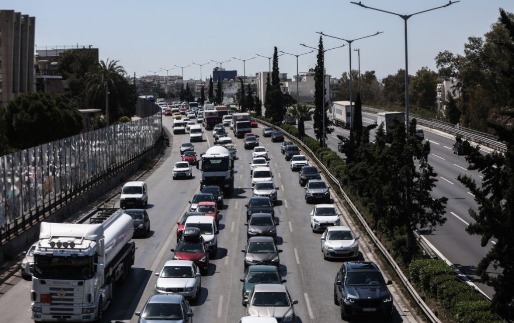 Νεκρός οδηγός μοτοσυκλέτας σε τροχαίο στην Αττική Οδό