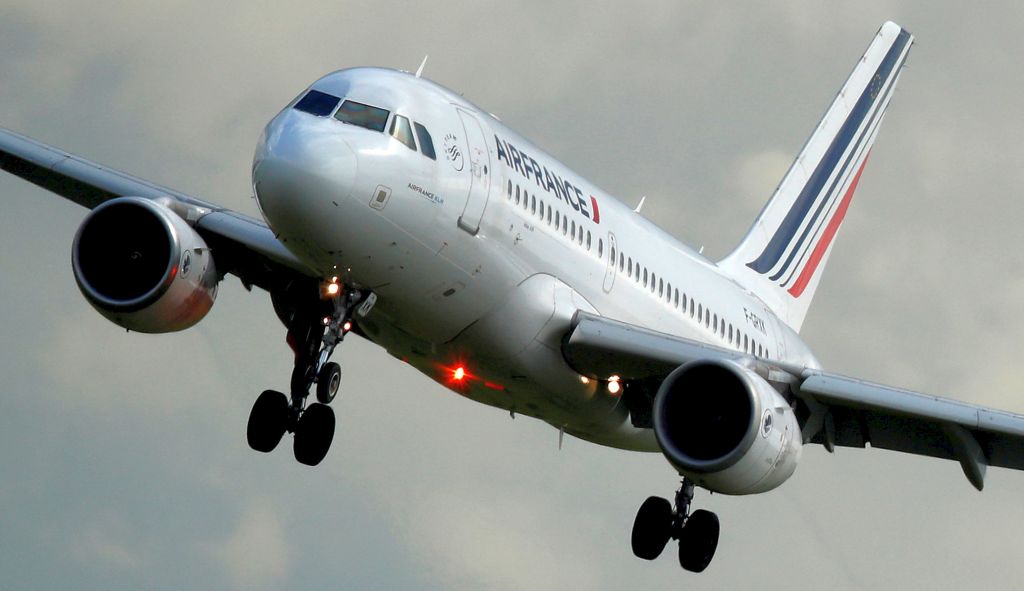 Γιατί η Γαλλία απαγόρευσε τις σύντομες εσωτερικές πτήσεις