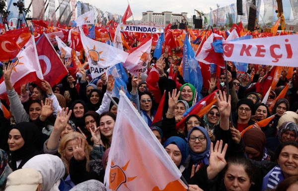 Εκλογές στην Τουρκία: Τι θα γίνει αν ο Ερντογάν ηττηθεί
