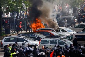 Χιλιάδες διαδηλώσεις υπέρ των εργασιακών δικαιωμάτων σε όλο τον κόσμο