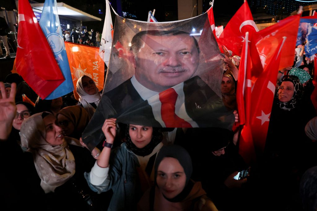 Εκλογές στην Τουρκία: Ο άγνωστος Χ στον δεύτερο γύρο – Στον «κουβά» οι δημοσκοπήσεις