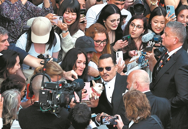 Λαμπρή πρεμιέρα με Τζόνι Ντεπ