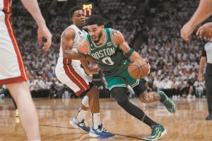 Ακόμα ζωντανοί