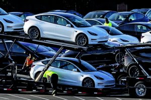 Ιλον Μασκ: Αρχές του 2025 το νέο φτηνό ηλεκτρικό αυτοκίνητο