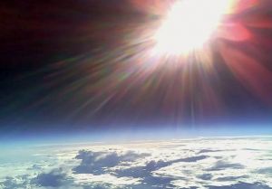 Ηχοι στη στρατόσφαιρα: Αγνωστης προέλευσης – Ακούγονται σαν ραδιόφωνο που αλλάζει σταθμό