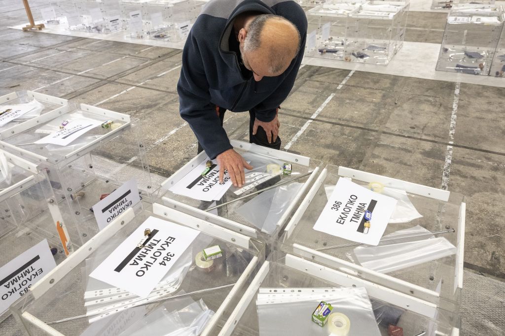 Δημοσκόπηση: Τι στάση ζητεί ο κόσμος να τηρήσει το ΠΑΣΟΚ