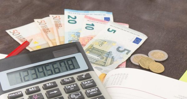 Φοροαπαλλαγές: Σχέδιο επανεξέτασης από μηδενική βάση 1.047 φορολογικών εκπτώσεων και απαλλαγών