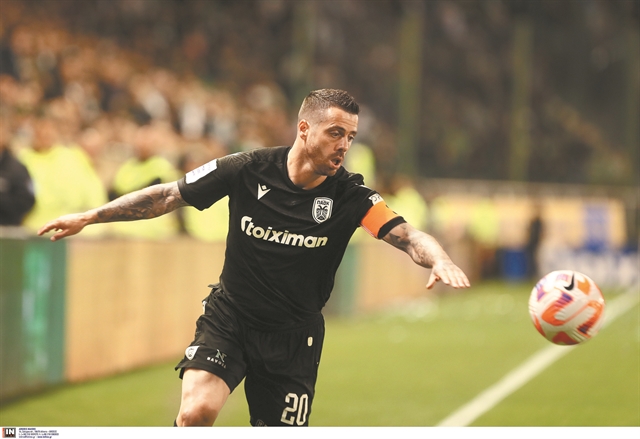 Η σημαία στον ιστό της