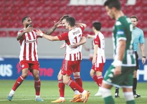 Τρεις φάκελοι στα χέρια του Κορδόν